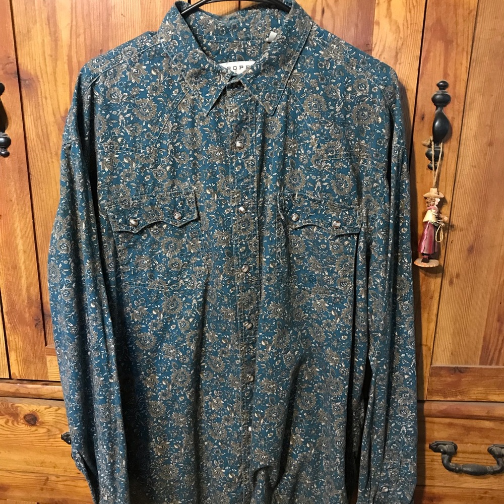 Men’s long sleeve button down shirt
